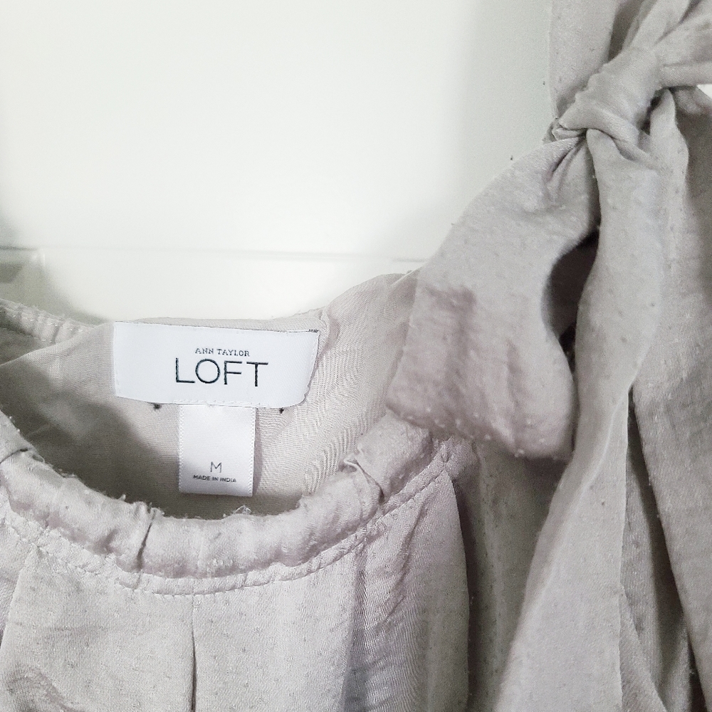 5/16 ANN TAYLOR LOFT TOP - Picture 2 of 2